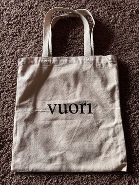 Vuori Natural Canvas Tote in Cream with Black Logo